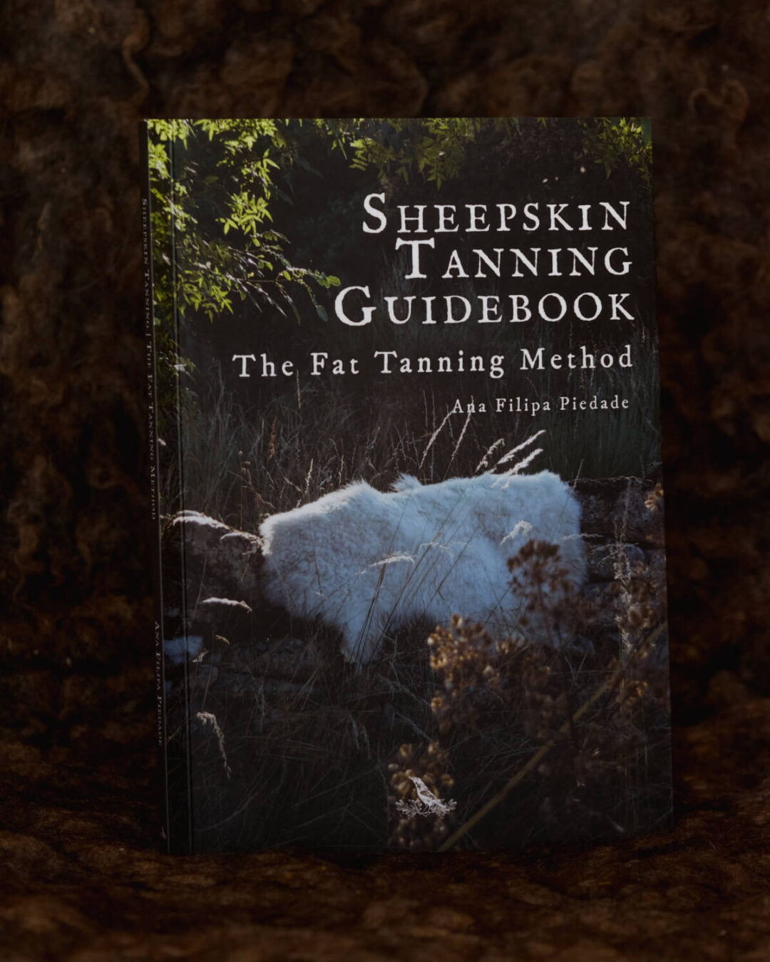Sheepskin Tanning Guidebook (Black & White Version)